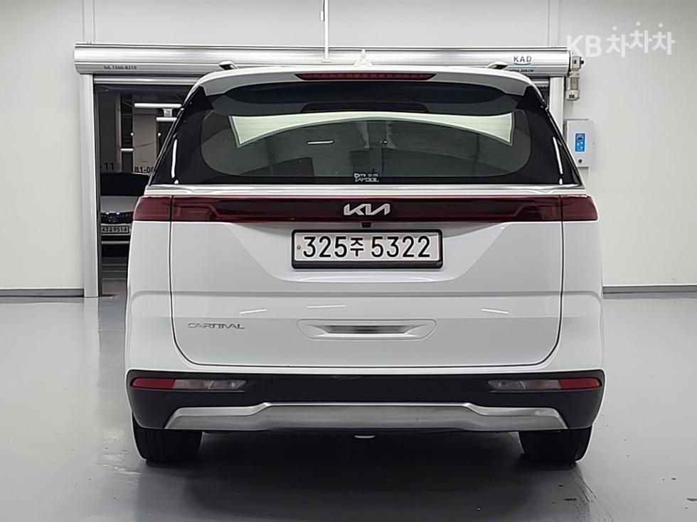 2023 - kia carnival