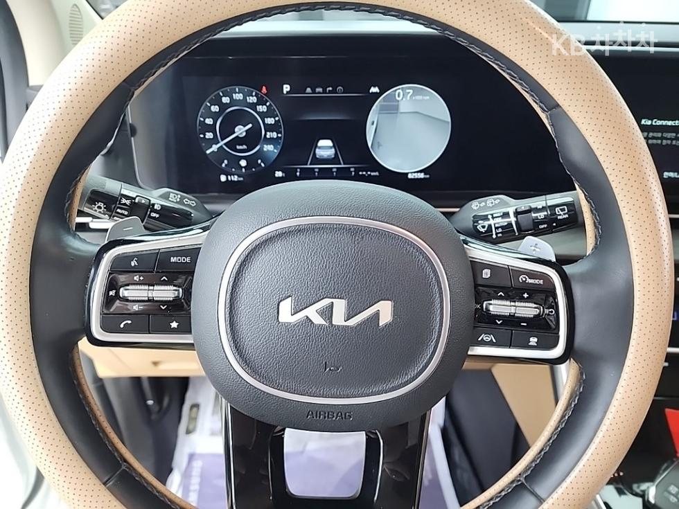 2023 - kia carnival