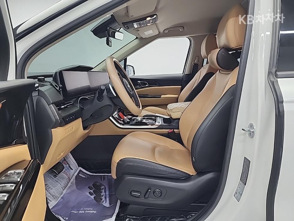 2023 - kia carnival