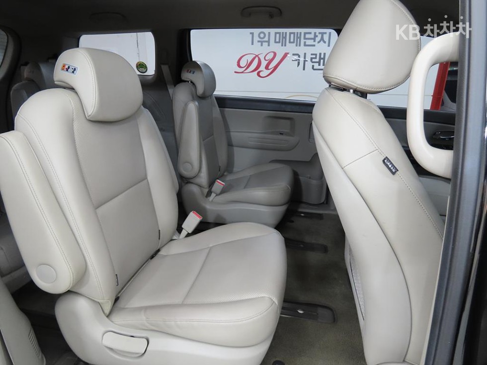 2018 - kia carnival