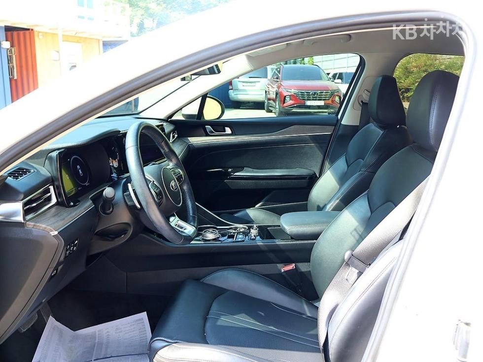 2021 - kia k5