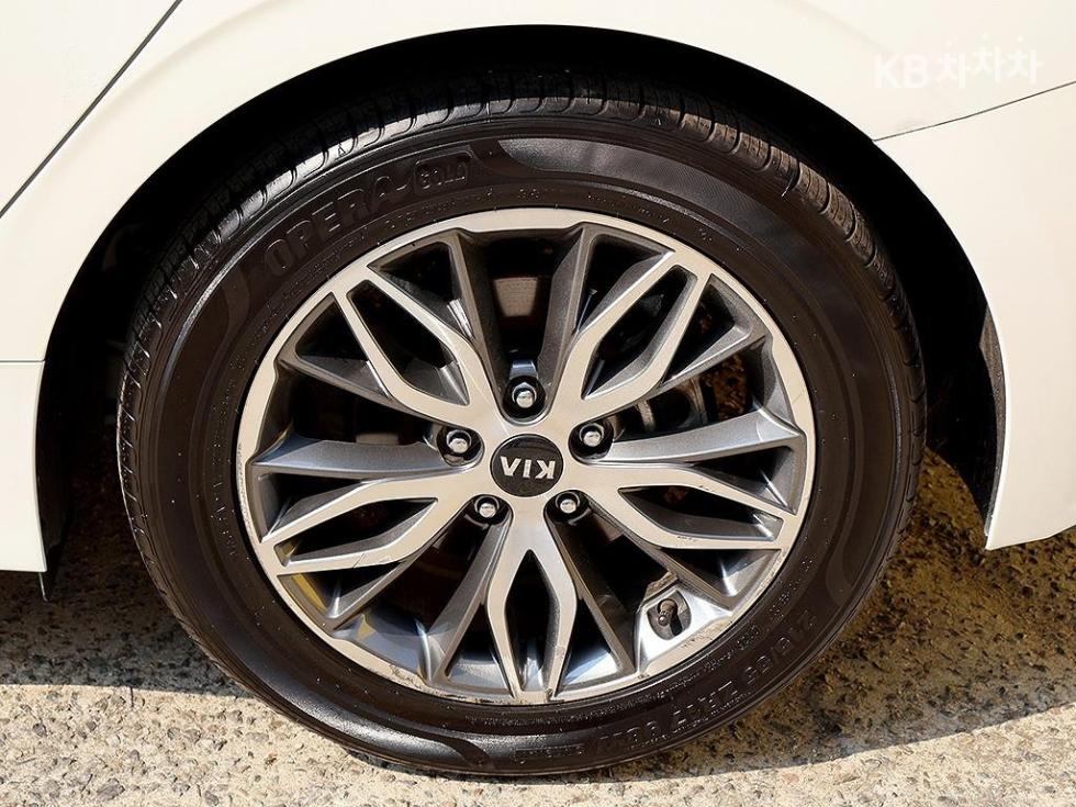 2021 - kia k5