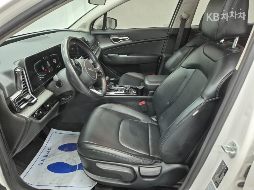 2022 - kia sportage