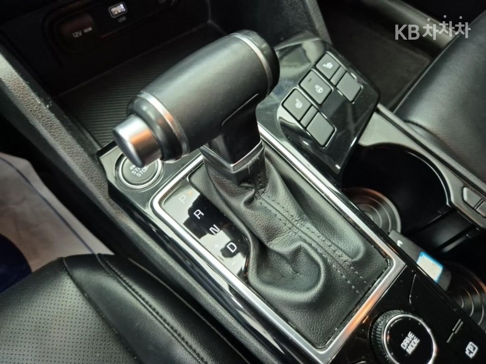 2022 - kia sportage