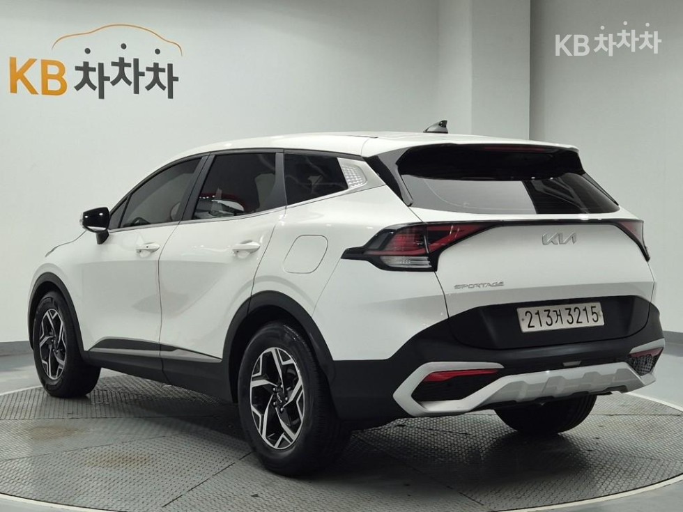 2022 - kia sportage