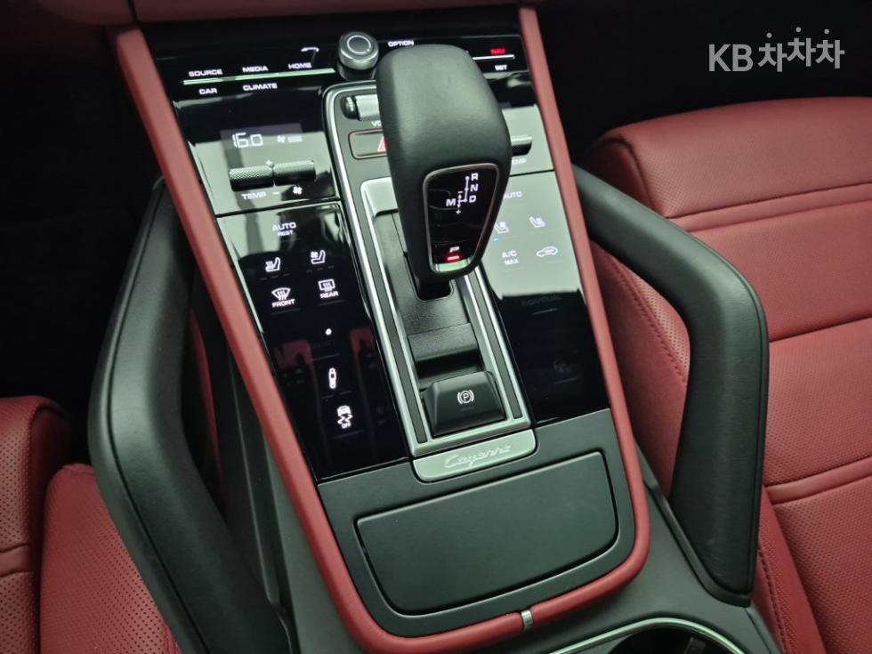 2023 - porsche cayenne