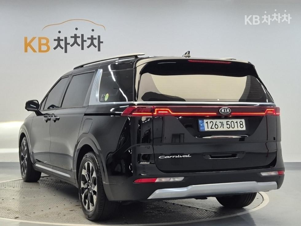 2021 - kia carnival