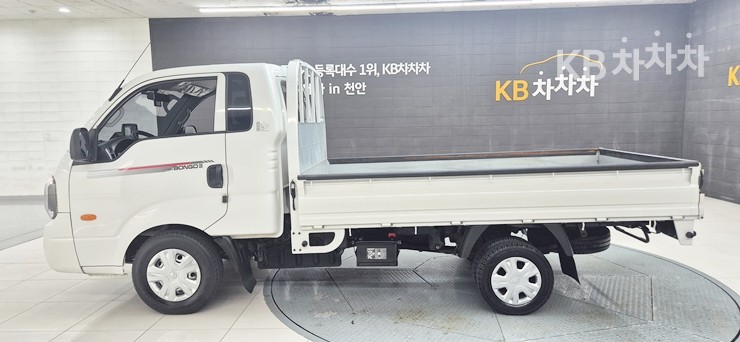 2023 - kia bongo iii