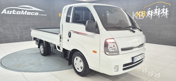 2023 - kia bongo iii