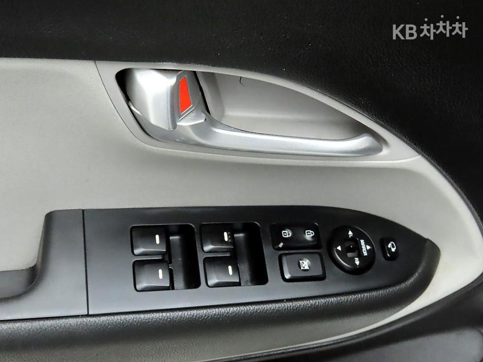 2022 - kia ray