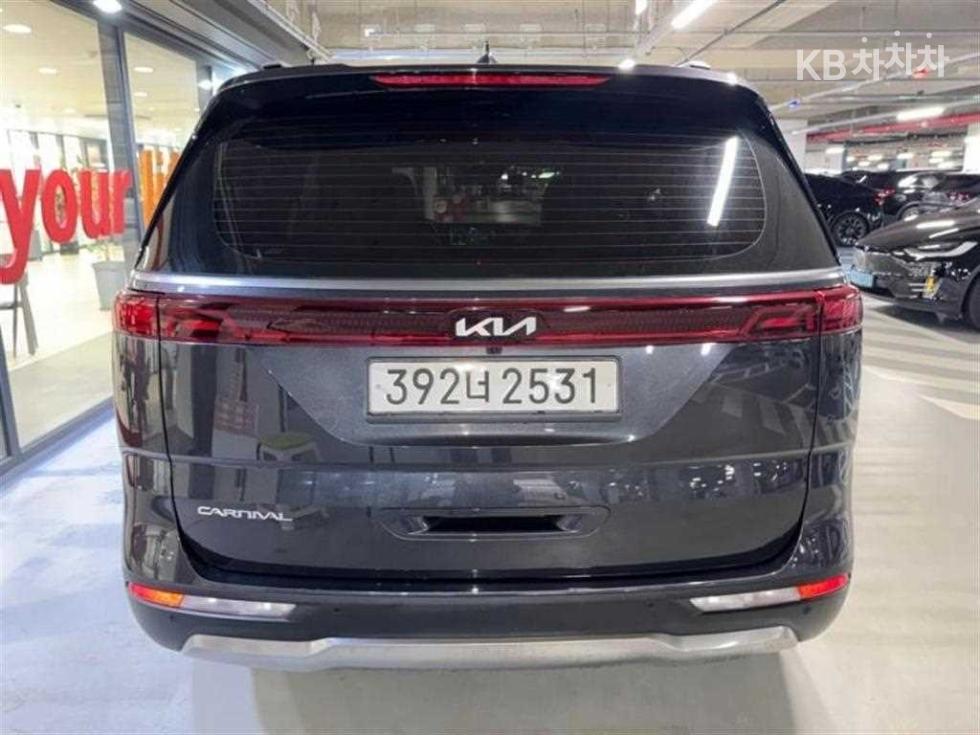 2023 - kia carnival