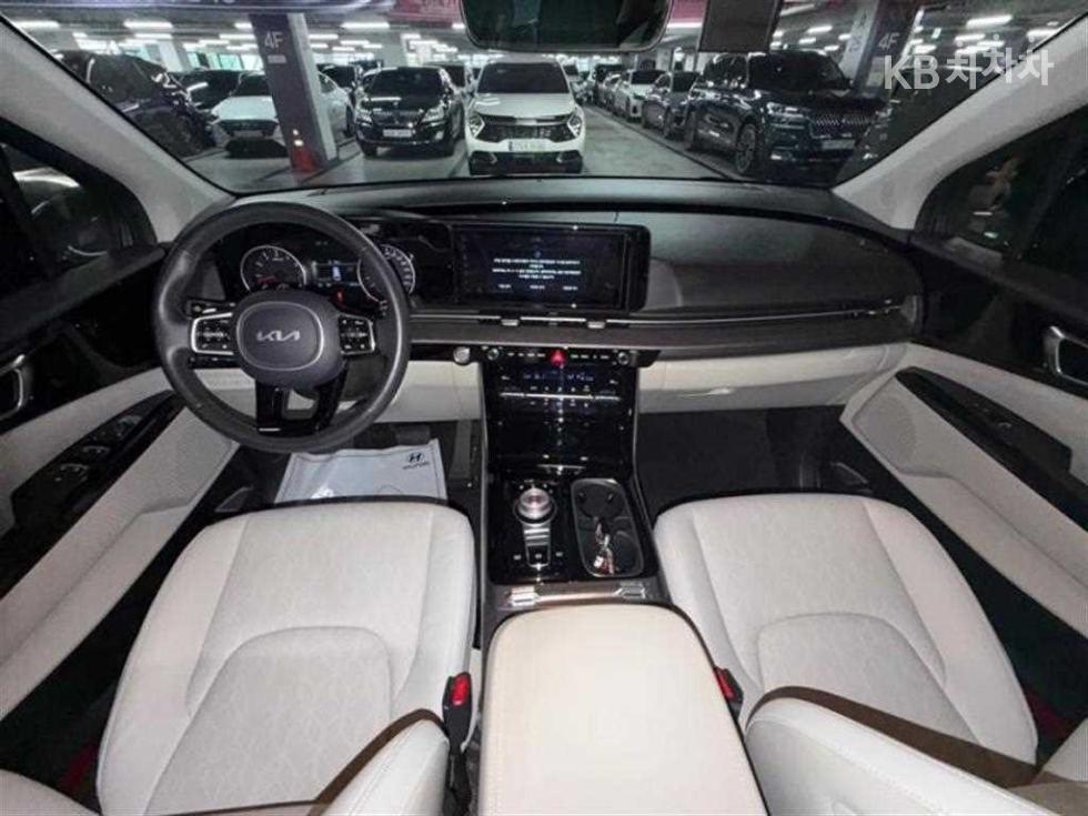 2023 - kia carnival