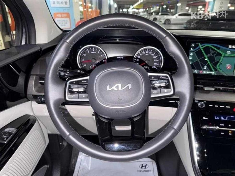 2023 - kia carnival