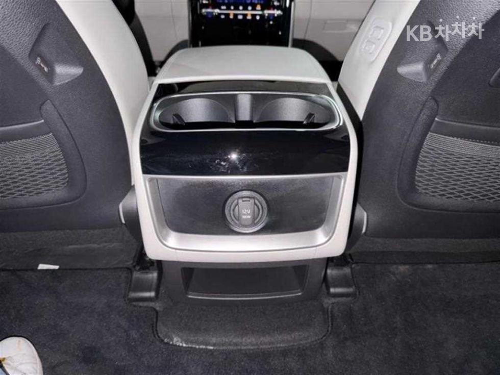 2023 - kia carnival