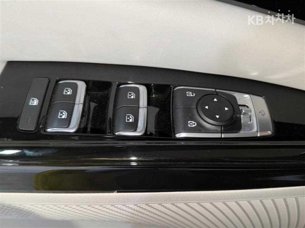 2023 - kia carnival