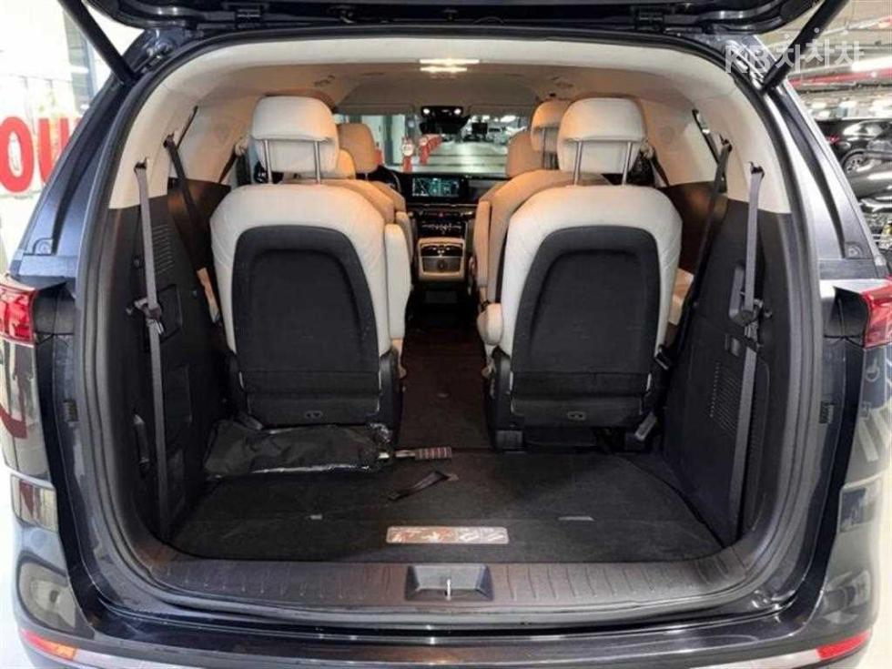 2023 - kia carnival