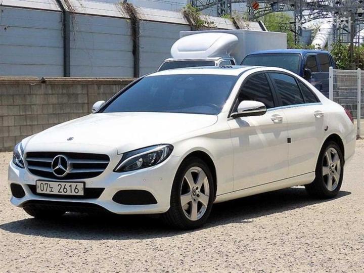 Mercedes-Benz C200D 2018 photo 2