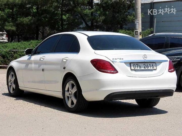 Mercedes-Benz C200D 2018 photo 3