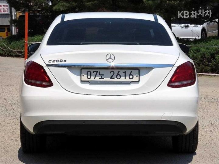Mercedes-Benz C200D 2018 photo 4