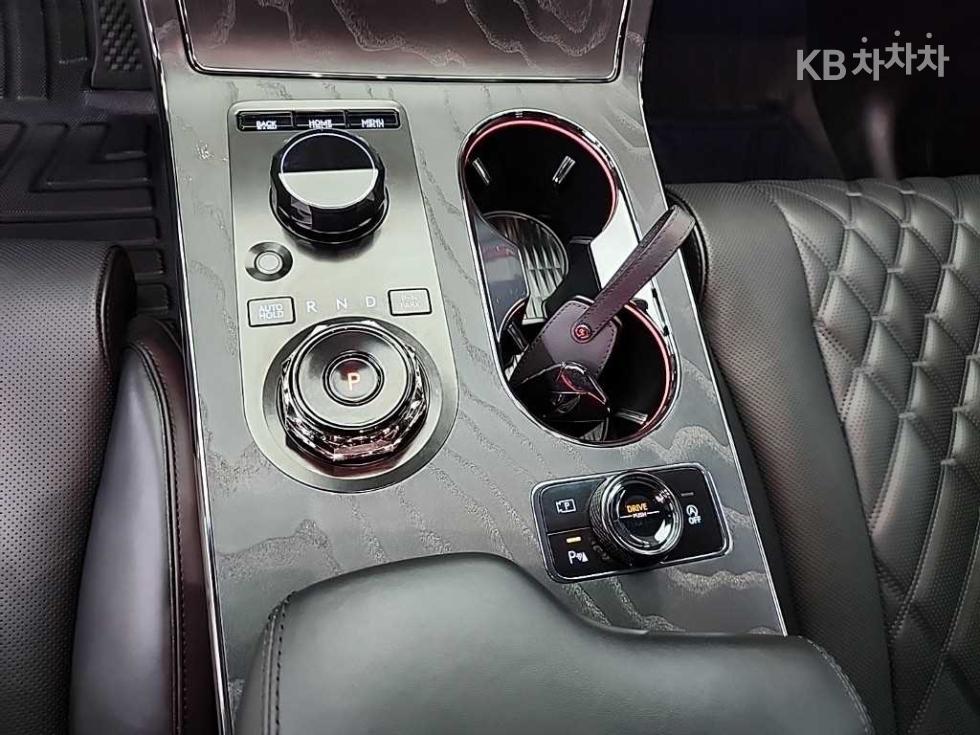 2025 Genesis GV80 photo
