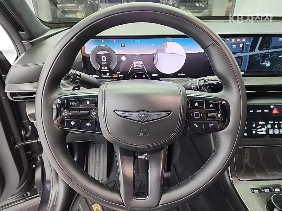 2025 Genesis GV80 photo