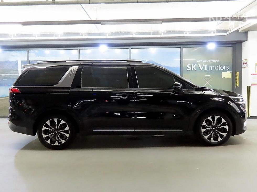 2021 - kia carnival