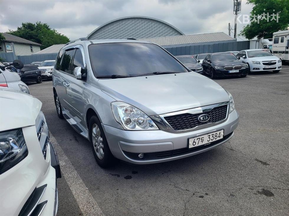 2012 - kia carnival
