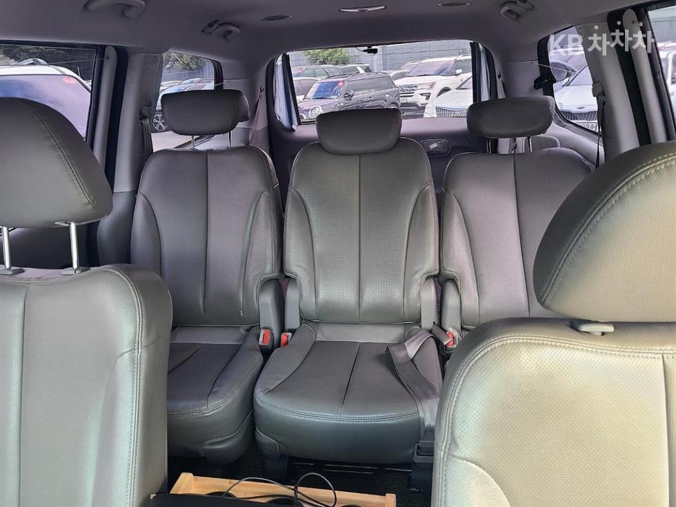 2012 - kia carnival
