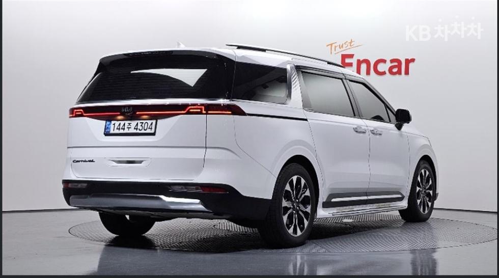 2021 - kia carnival