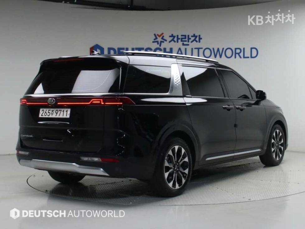 2021 - kia carnival
