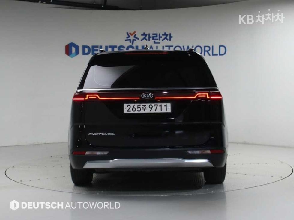 2021 - kia carnival