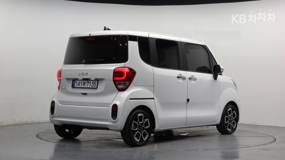 2022 - kia ray