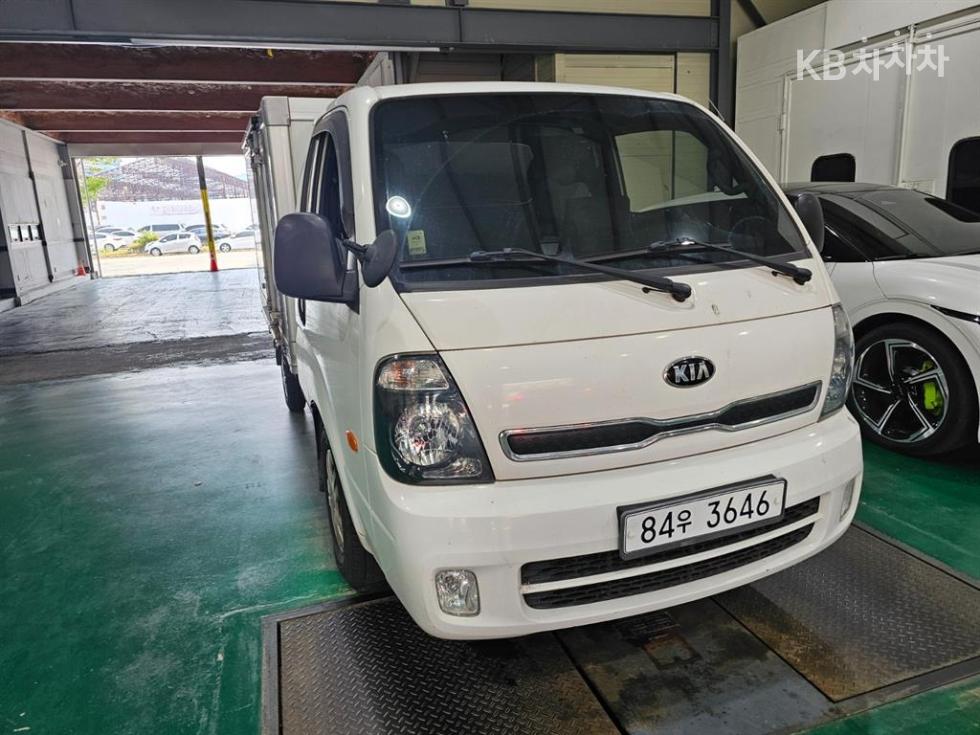 2017 - kia bongo iii