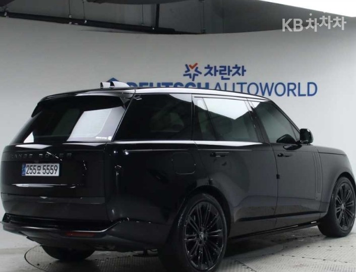 Land Rover Range Rover — miniaturë 2