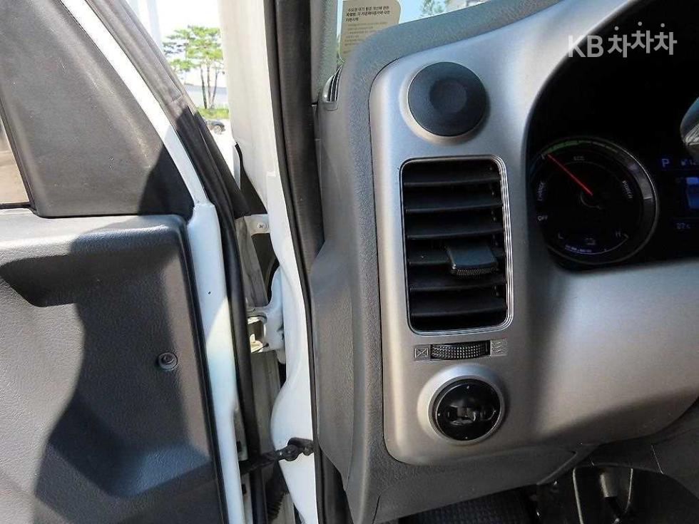 2020 - kia bongo iii