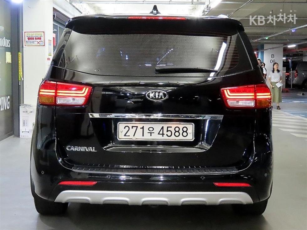 2018 - kia carnival