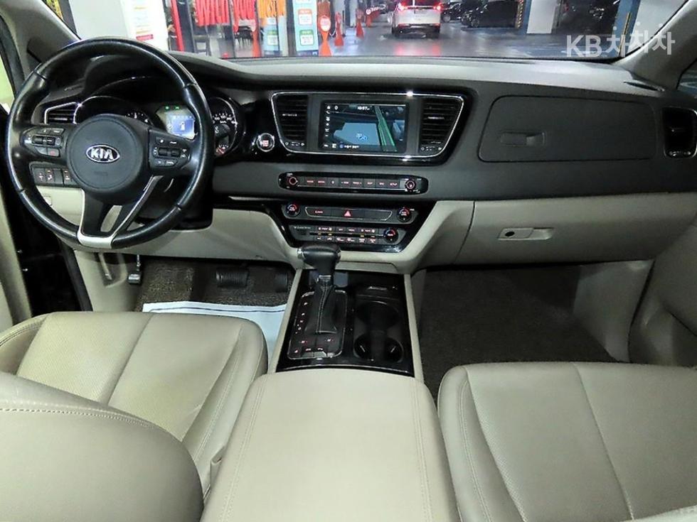 2018 - kia carnival