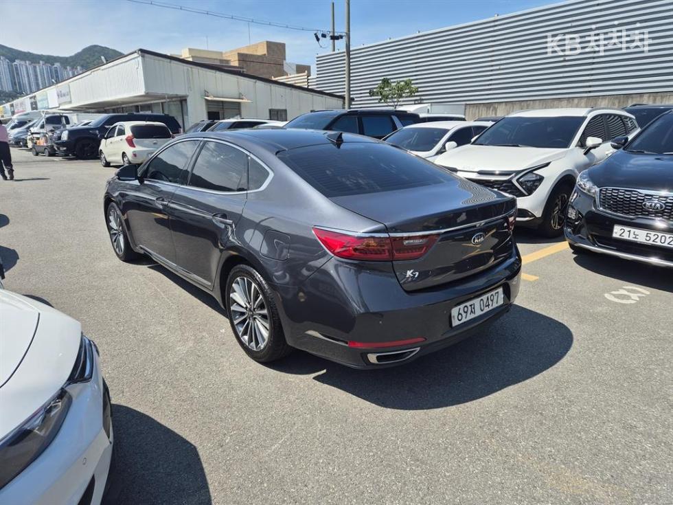 2016 - kia k7