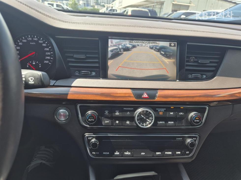 2016 - kia k7