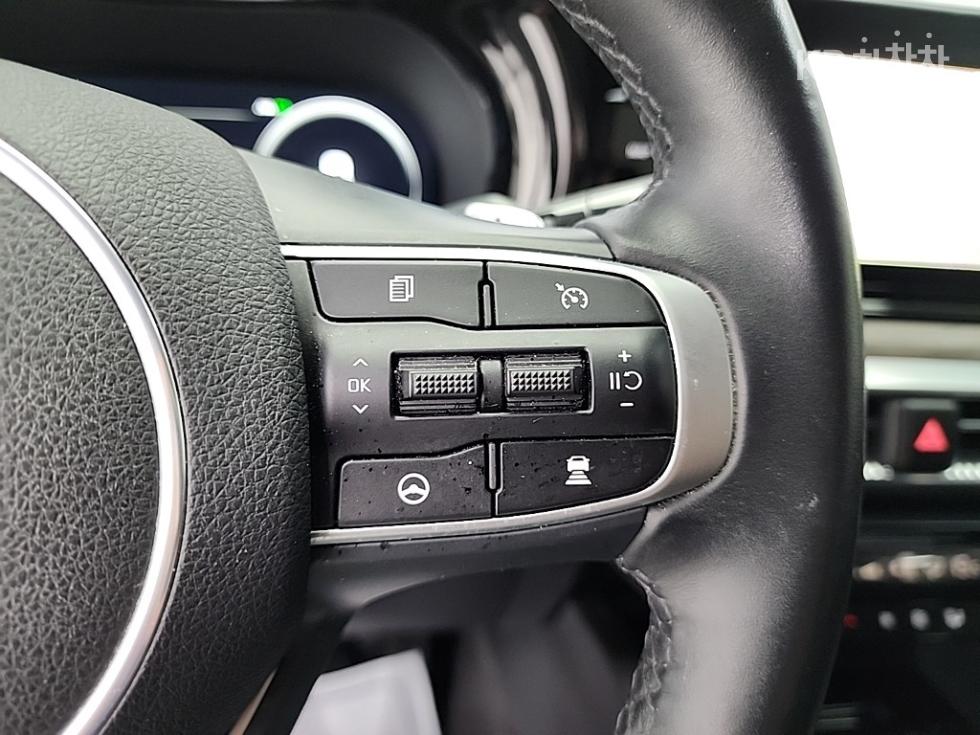 2023 - kia k5