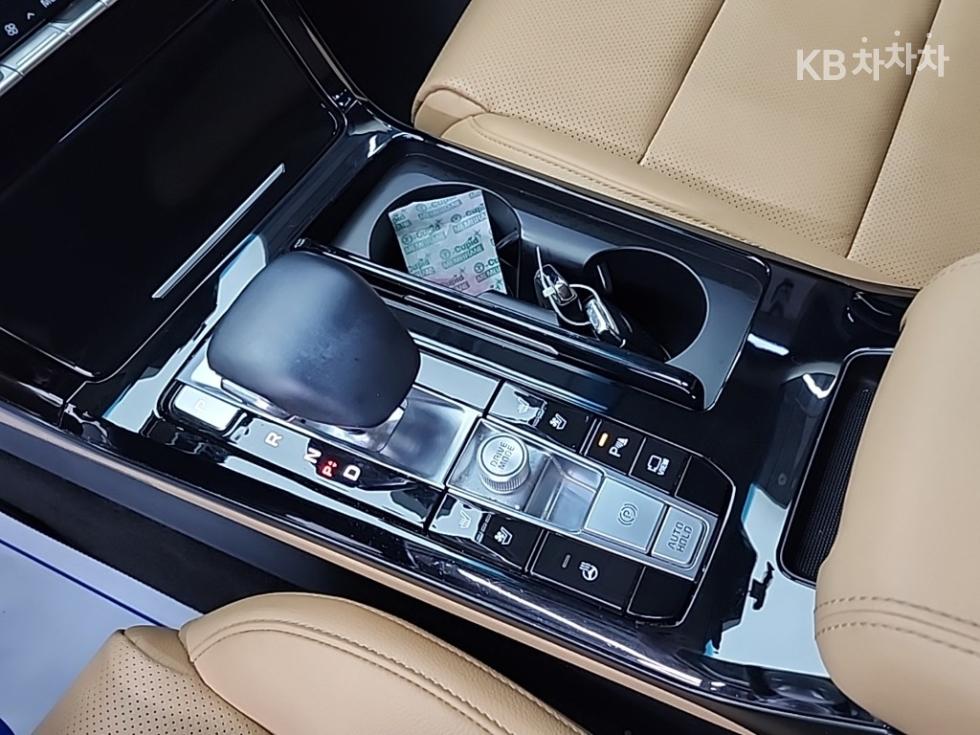 2021 - kia k7