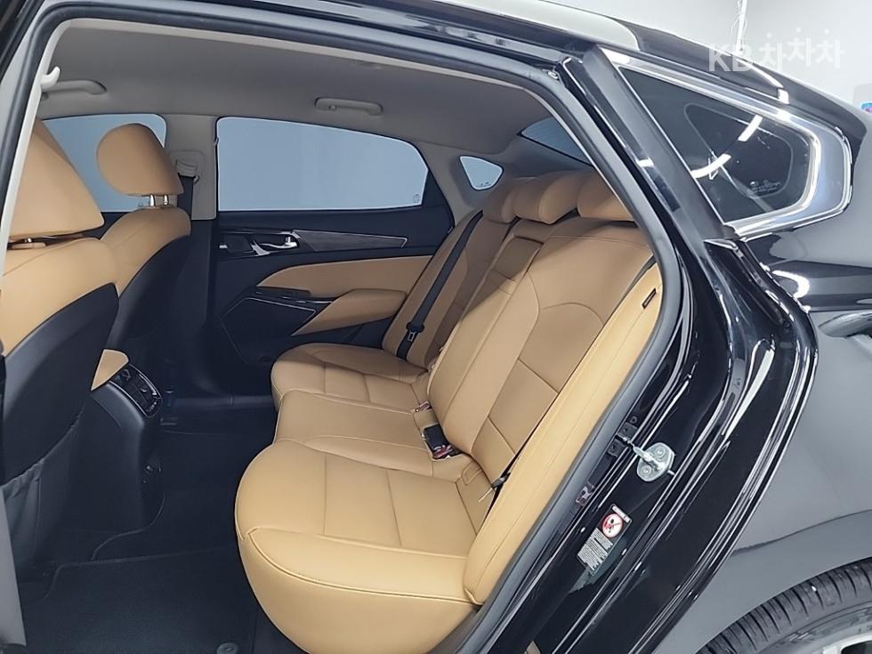2021 - kia k7