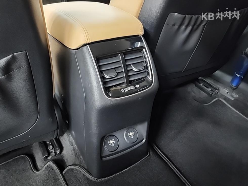2021 - kia k7