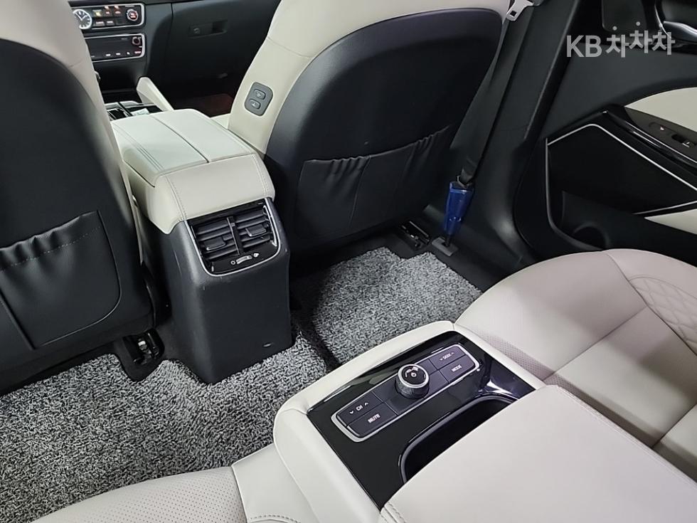 2017 - kia k7