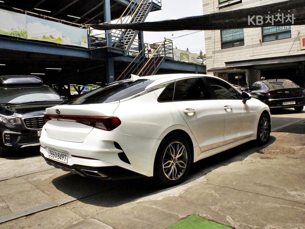 2021 - kia k5