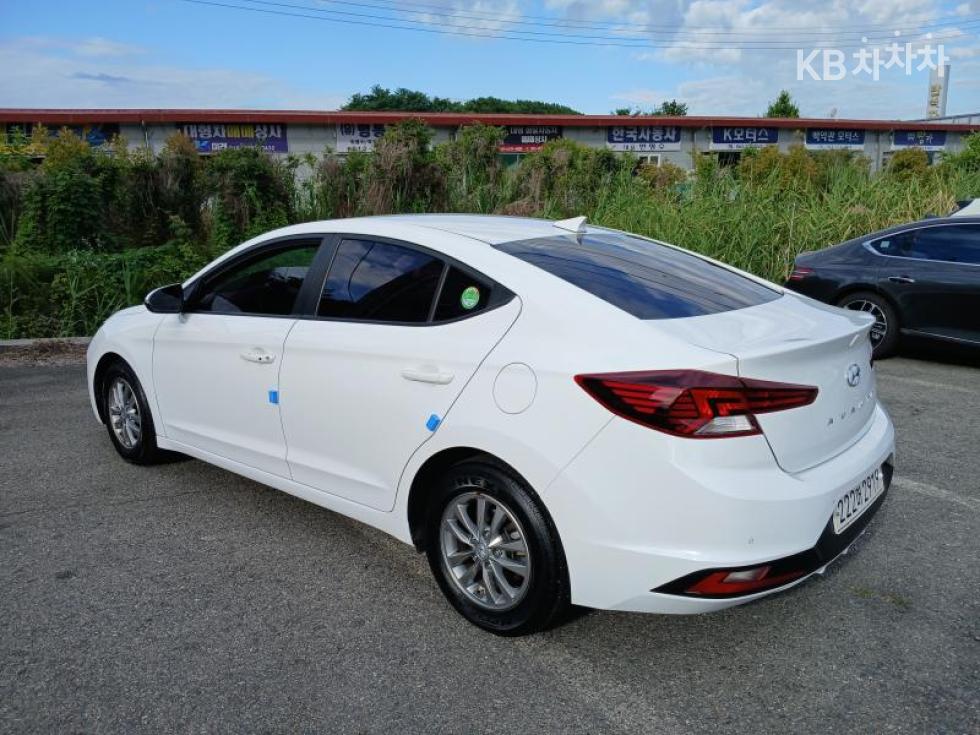 Hyundai Avante — miniaturë 5