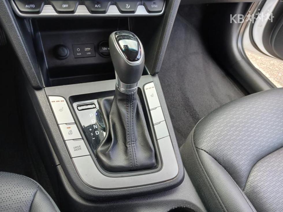 Hyundai Avante — miniaturë 8