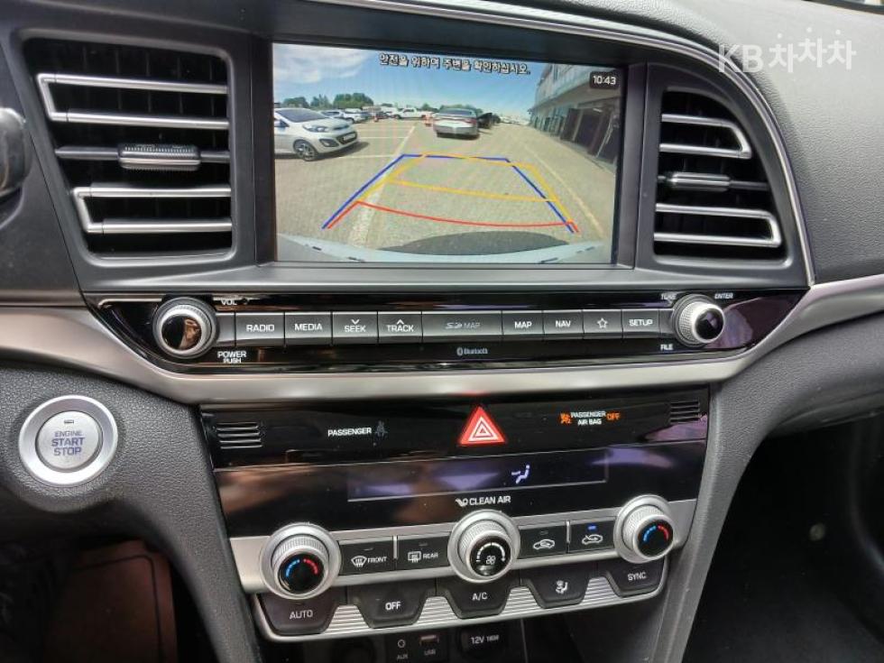 Hyundai Avante — miniaturë 16