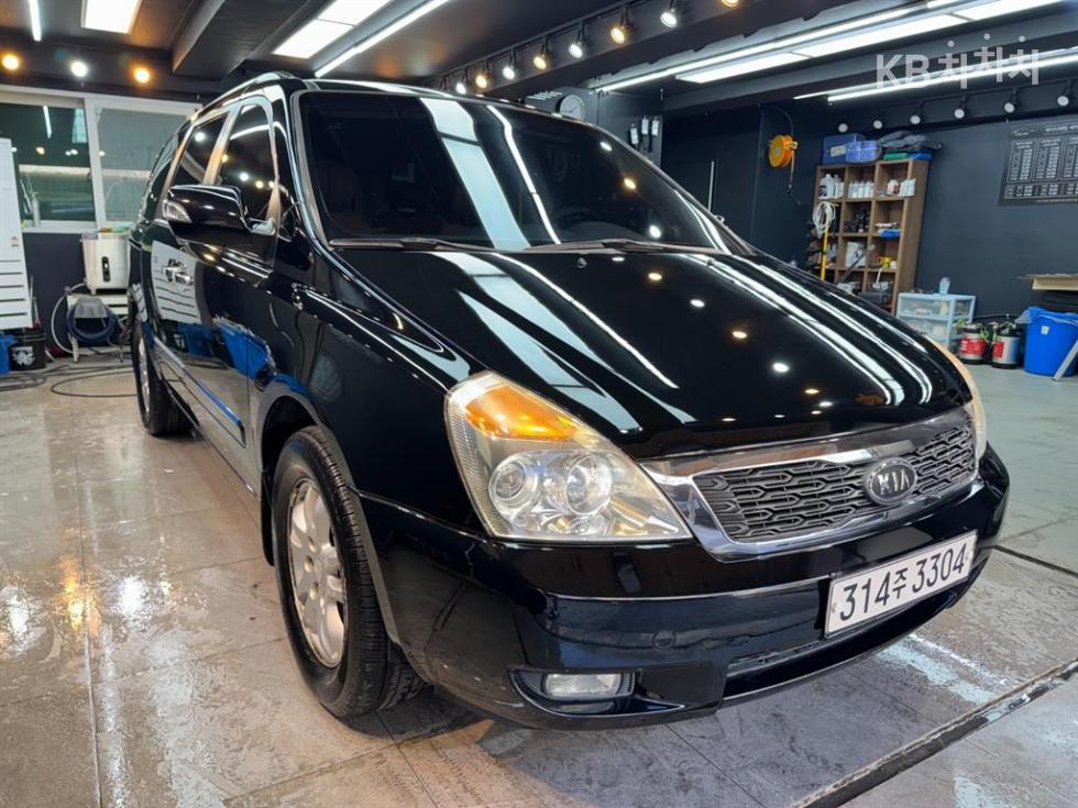 2012 - kia carnival