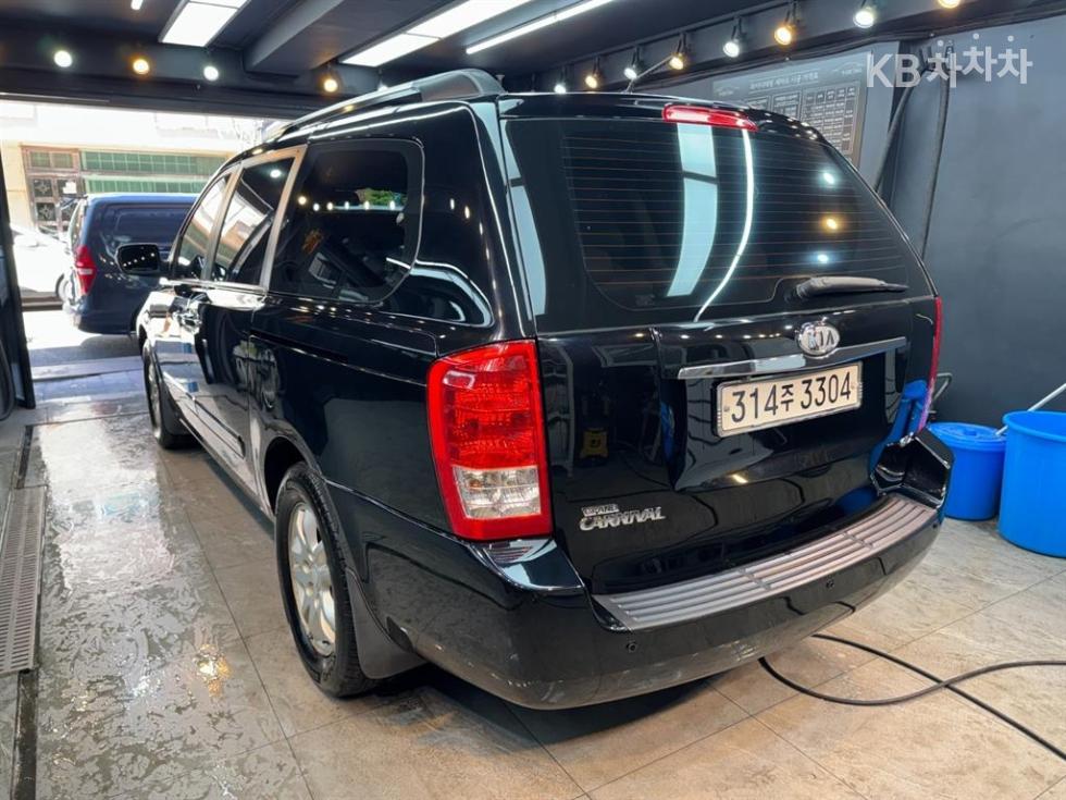 2012 - kia carnival